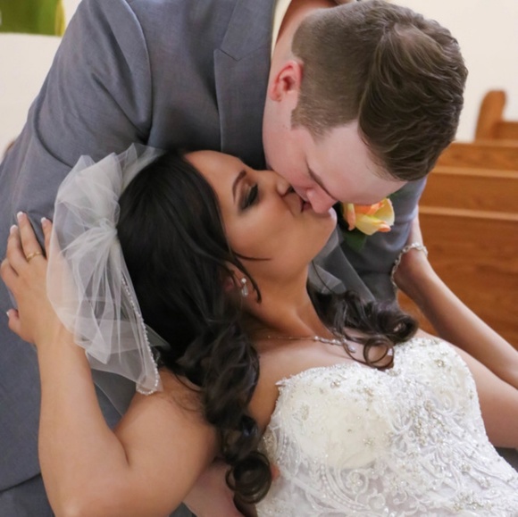 Meet your Posher, Sara - Picture 2 of 3